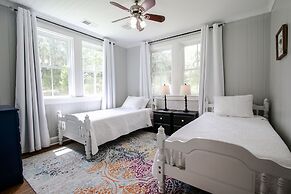 Historic Home for 7 with Apartment