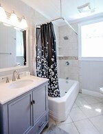 Historic Home for 7 with Apartment