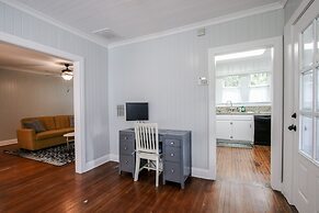 Historic Home for 7 with Apartment