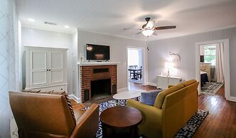 Historic Home for 7 with Apartment