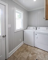 Historic Home for 7 with Apartment