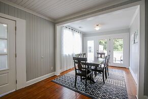 Historic Home for 7 with Apartment
