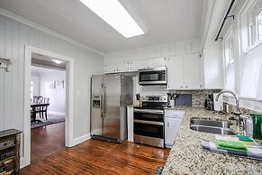 Historic Home for 7 with Apartment