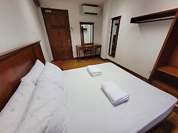 Wink @ Upper Cross Street - Hostel