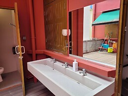 Wink @ Upper Cross Street - Hostel
