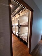 Wink @ Upper Cross Street - Hostel