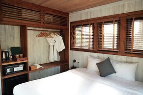 Amaya Retreat