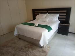 Spacious Executive Holiday Apartment In Bulawayo