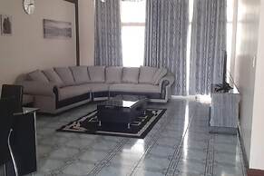 Spacious Executive Holiday Apartment In Bulawayo