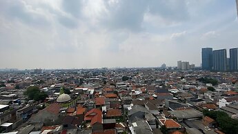 Nice And Comfort 1Br At The Wave Kuningan Apartment