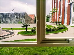 Cozy Studio Room At Barsa City Apartment