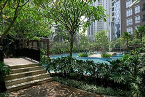 Cozy Living 2Br At The Mansion Kemayoran Apartment