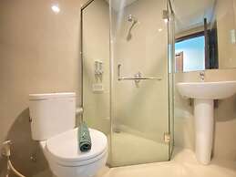 Spacious 2Br Apartment At El Royale Near Bip