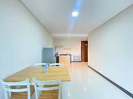 Spacious 2Br Apartment At El Royale Near Bip