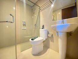 Spacious 2Br Apartment At El Royale Near Bip