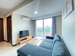 Spacious 2Br Apartment At El Royale Near Bip