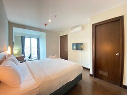 Spacious 2Br Apartment At El Royale Near Bip