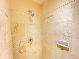 Fancy And Nice 2Br At Braga City Walk Apartment