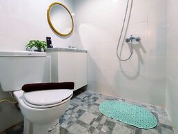 Fancy And Nice 1Br With Extra Room At Amartha View Apartment