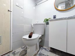 Fancy And Nice 1Br With Extra Room At Amartha View Apartment