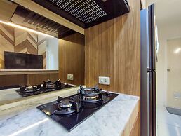 Fancy And Nice 1Br With Extra Room At Amartha View Apartment