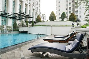 Comfy 1Br At Bellezza Apartment