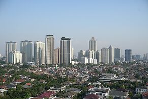 Comfy 1Br At Bellezza Apartment