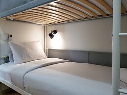 Minimalist And Cozy 2Br At La Hub City Apartment