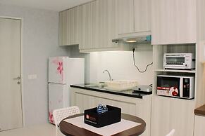 Big And Cozy Studio At Azalea Suites Apartment