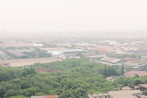 Cozy And Comfort Living 1Br At Oasis Cikarang Apartment