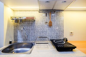 New And Nice Studio At Evenciio Margonda Apartment