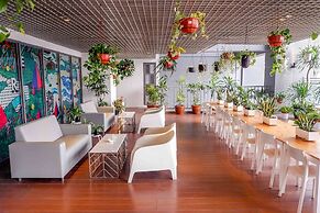 Nice And Elegant 1Br At L'Avenue Pancoran Apartment