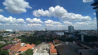 Nice And Elegant 1Br At L'Avenue Pancoran Apartment