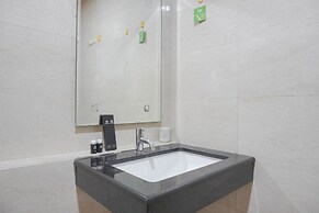 Nice And Elegant 1Br At L'Avenue Pancoran Apartment