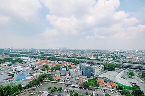 Fancy And Nice Studio At Green Pramuka City Apartment