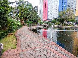 Fancy And Nice Studio At Green Pramuka City Apartment