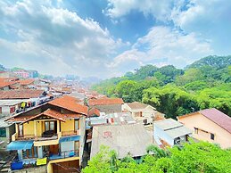 Spacious 2Br At Jarrdin Cihampelas Apartment