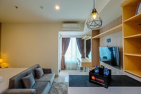 Cozy And Great Choice Studio At Grand Kamala Lagoon Apartment