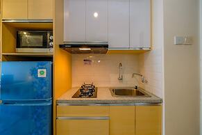 Cozy And Great Choice Studio At Grand Kamala Lagoon Apartment