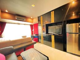 Clean And Comfy Studio Room At Tamansari La Grande Apartment