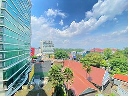 Clean And Comfy Studio Room At Tamansari La Grande Apartment