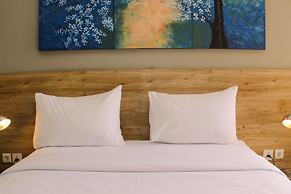 Stunning And Comfortable 1Br Apartment Mustika Golf Residence