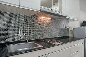 Strategic And Compact Studio Apartment At Royal Mediterania Garden Res