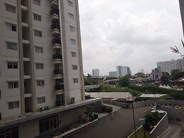 Cozy And Tidy 2Br At Signature Park Grande Apartment