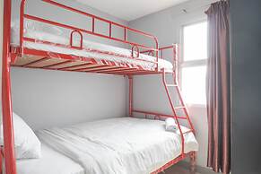 Homey And Tidy 2Br Apartment At Seasons City Latumenten