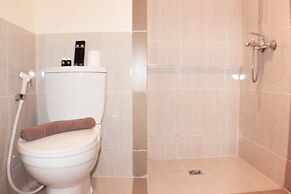 Comfort 1Br With Dining Room At Meikarta Apartment