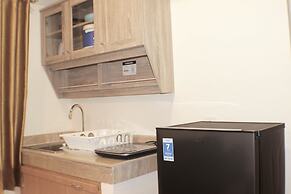 Comfort 1Br With Dining Room At Meikarta Apartment