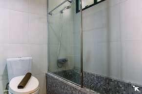 Elegant 2Br With Extra Room Apartment At Sudirman Tower Condominium