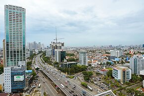 Fully Furnished With Cozy Studio Gp Plaza Apartment