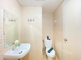 Modern Look 1Br Apartment At Parahyangan Residence Near Unpar